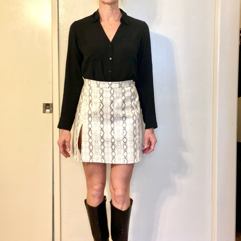 Faux leather, snake print, high waisted skirt